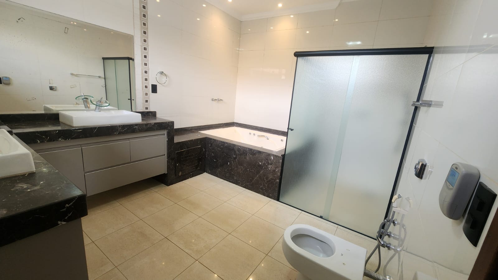 WhatsApp Image 2025-09-26 at 10.45.41 (1)