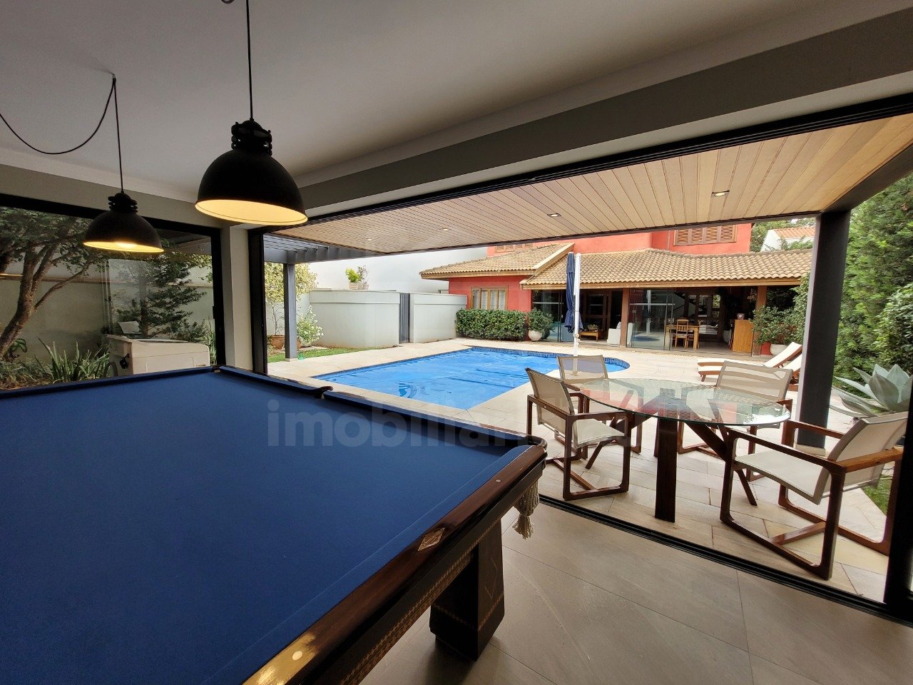 Casa à venda no Jardim Diamante com 3 suítes (1)