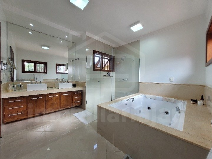 Casa à venda no Jardim Diamante com 3 suítes (44)