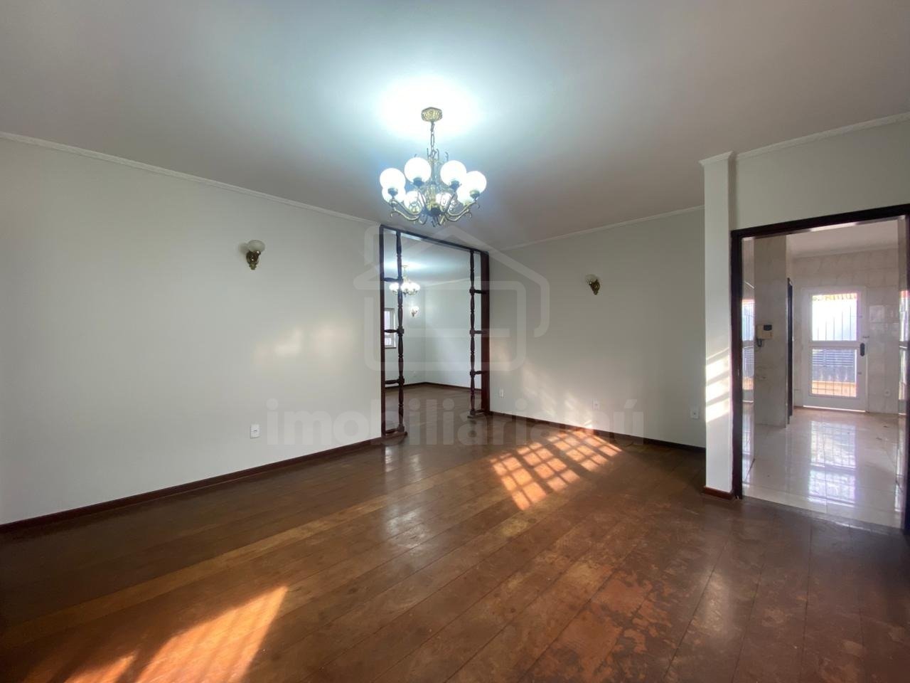 casa a venda no Jardim Maria Luiza i (8)