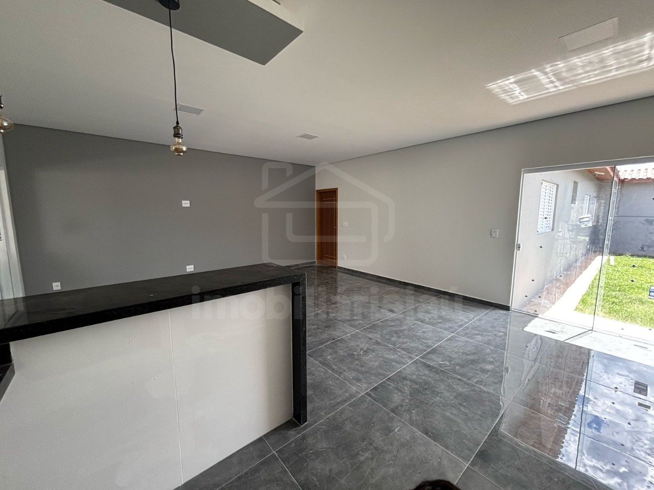 ie8lZI24l6831_1478667c1b3b84e4ba