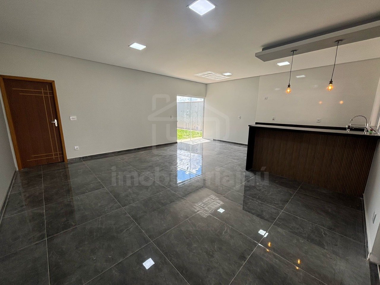 ie8lZI24l6831_1478667c1b3bb1047f