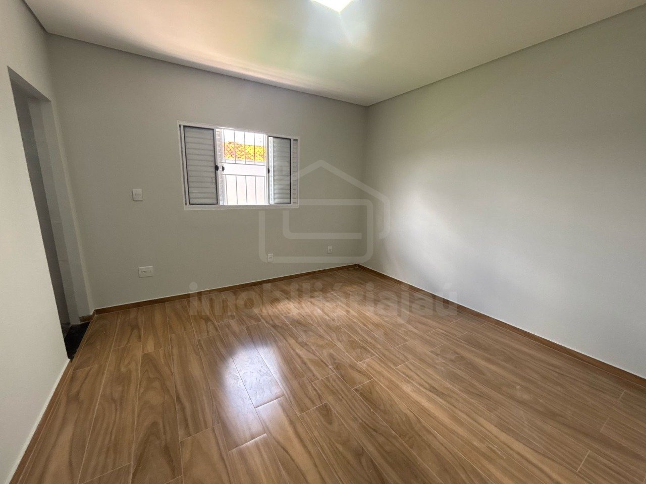 ie8lZI24l6831_1478667c1b3c0313ed