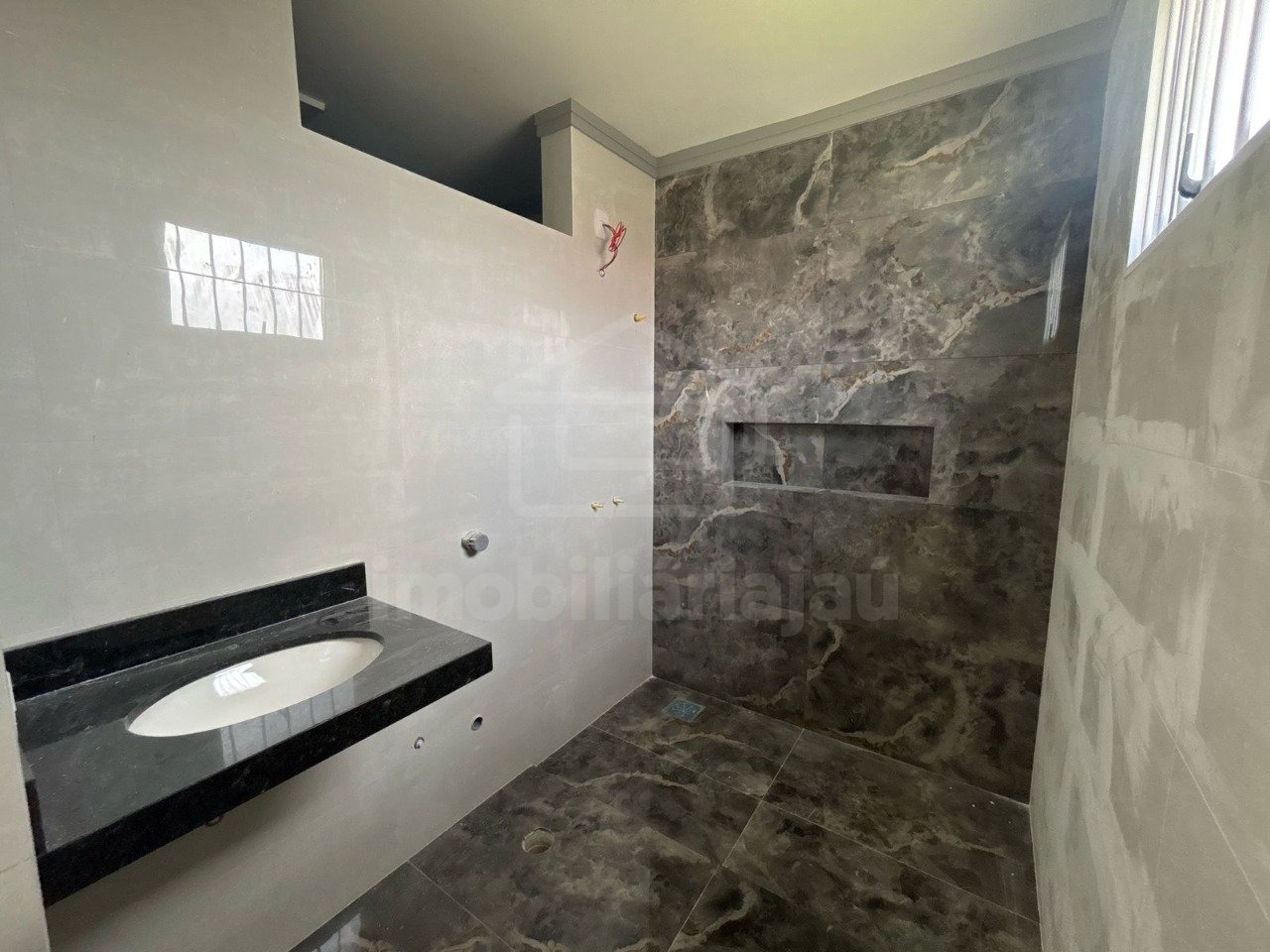 ie8lZI24l6831_1478667c1b3c3b4eee